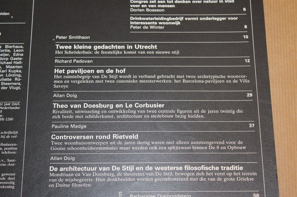 Architectuur van De Stijl — Rietveld & Van Doesburg 1982, Boeken, Kunst en Cultuur | Architectuur, Ophalen of Verzenden, Gelezen
