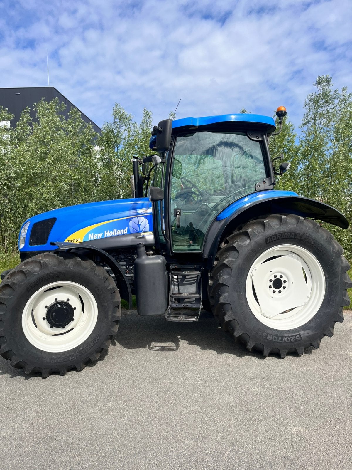 New-Holland TS115A (nieuwe motor) (nieuwe banden), Zakelijke goederen, Agrarisch | Tractoren, Ophalen, Gebruikt, New Holland