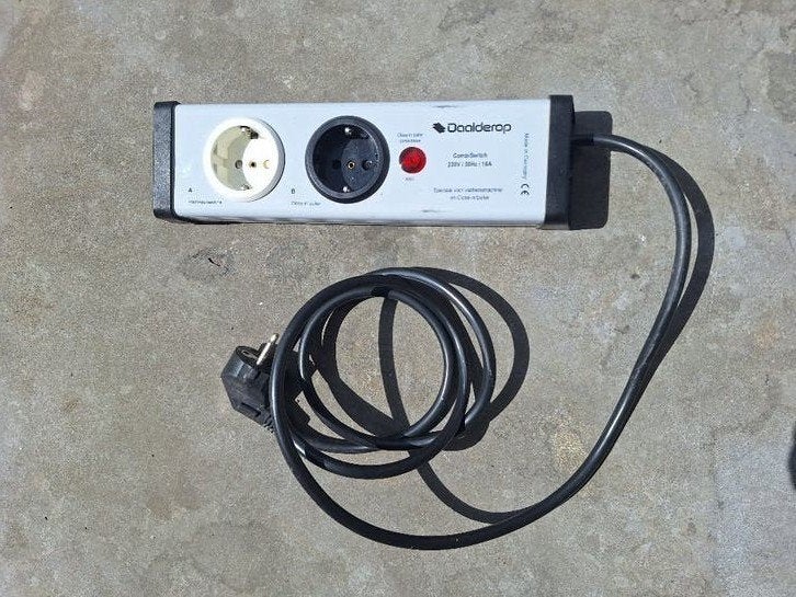 Combiswitch voor vaatwasser en close-in boiler IHO Daalderop, Ophalen of Verzenden, Gebruikt, Stopcontact