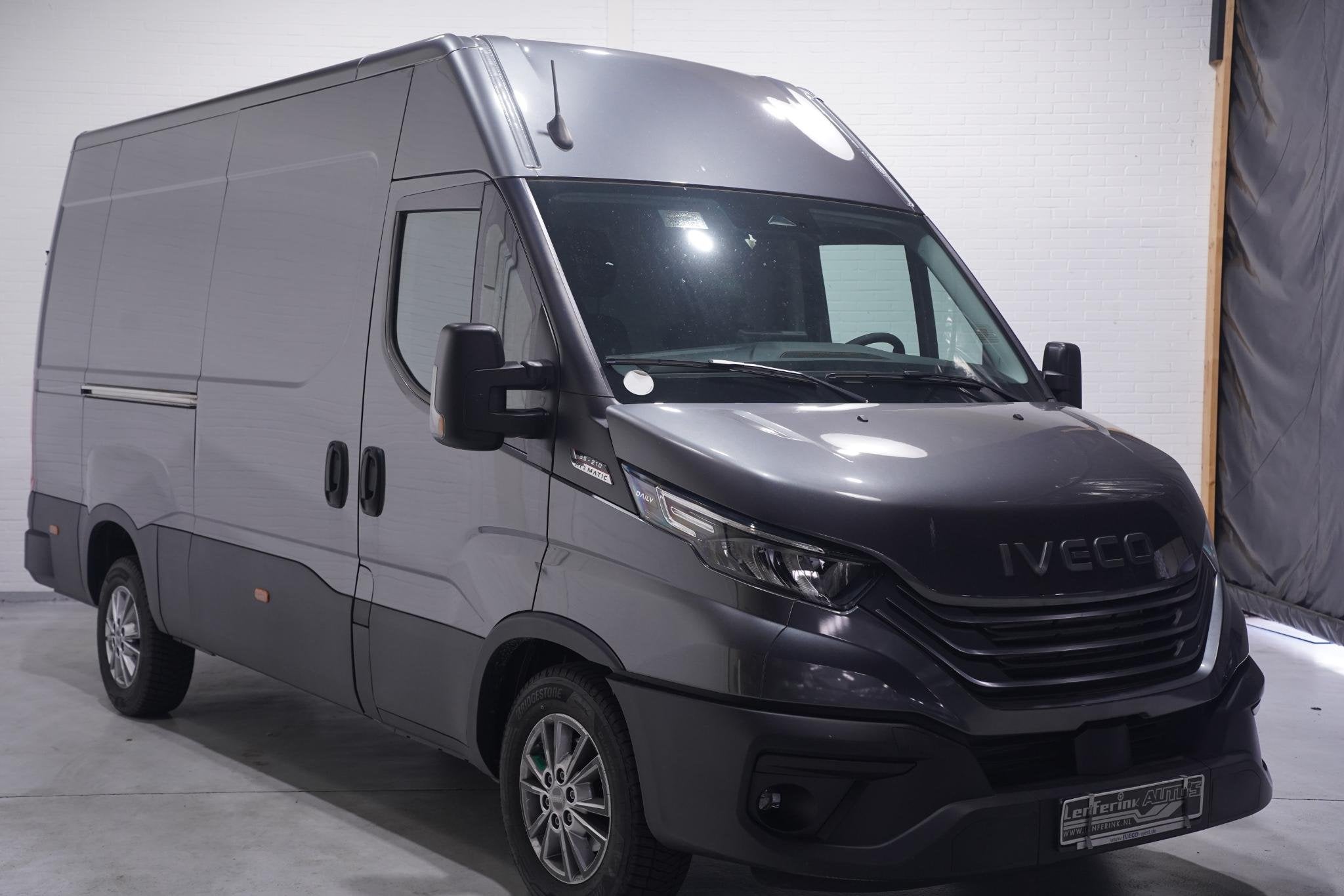 Iveco Daily 35S21 210 pk Aut. L2H2 Nieuw Ex. BPM Navi, Camer, Stof, Gebruikt, 4 cilinders, Iveco