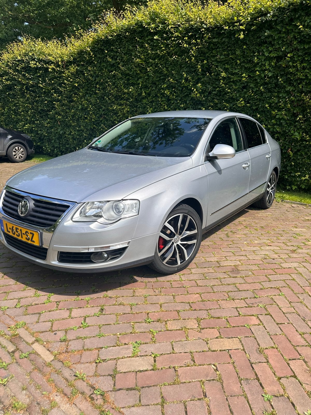 Volkswagen Passat 2.0 FSI 110KW 2006 Grijs, Auto's, Voorwielaandrijving, Navigatiesysteem, Zwart, 4 cilinders