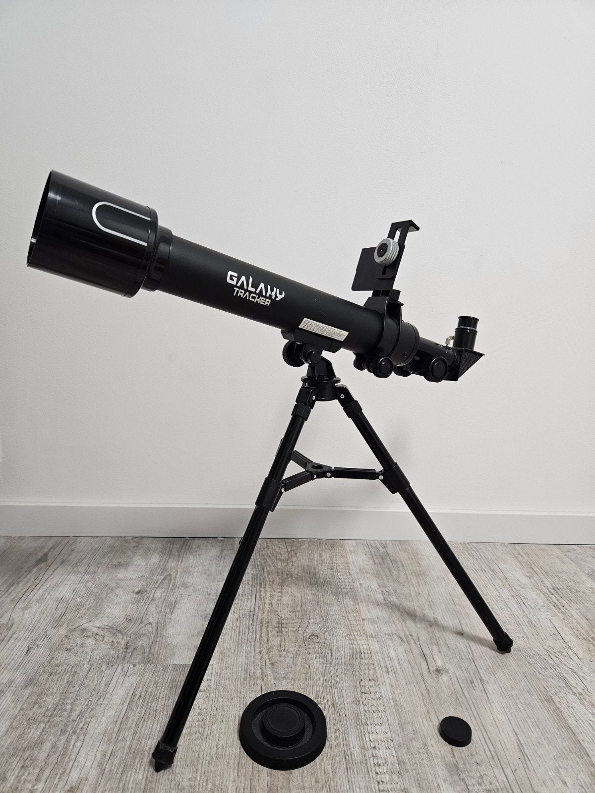 Galaxy Tracker 60 Smart Telescope, Audio, Tv en Foto, Optische apparatuur | Telescopen, Lenzentelescoop (refractor), Met statief