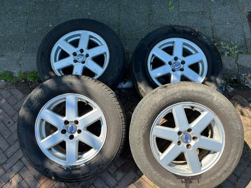 Volvo XC90 4 velgen en banden, Ophalen