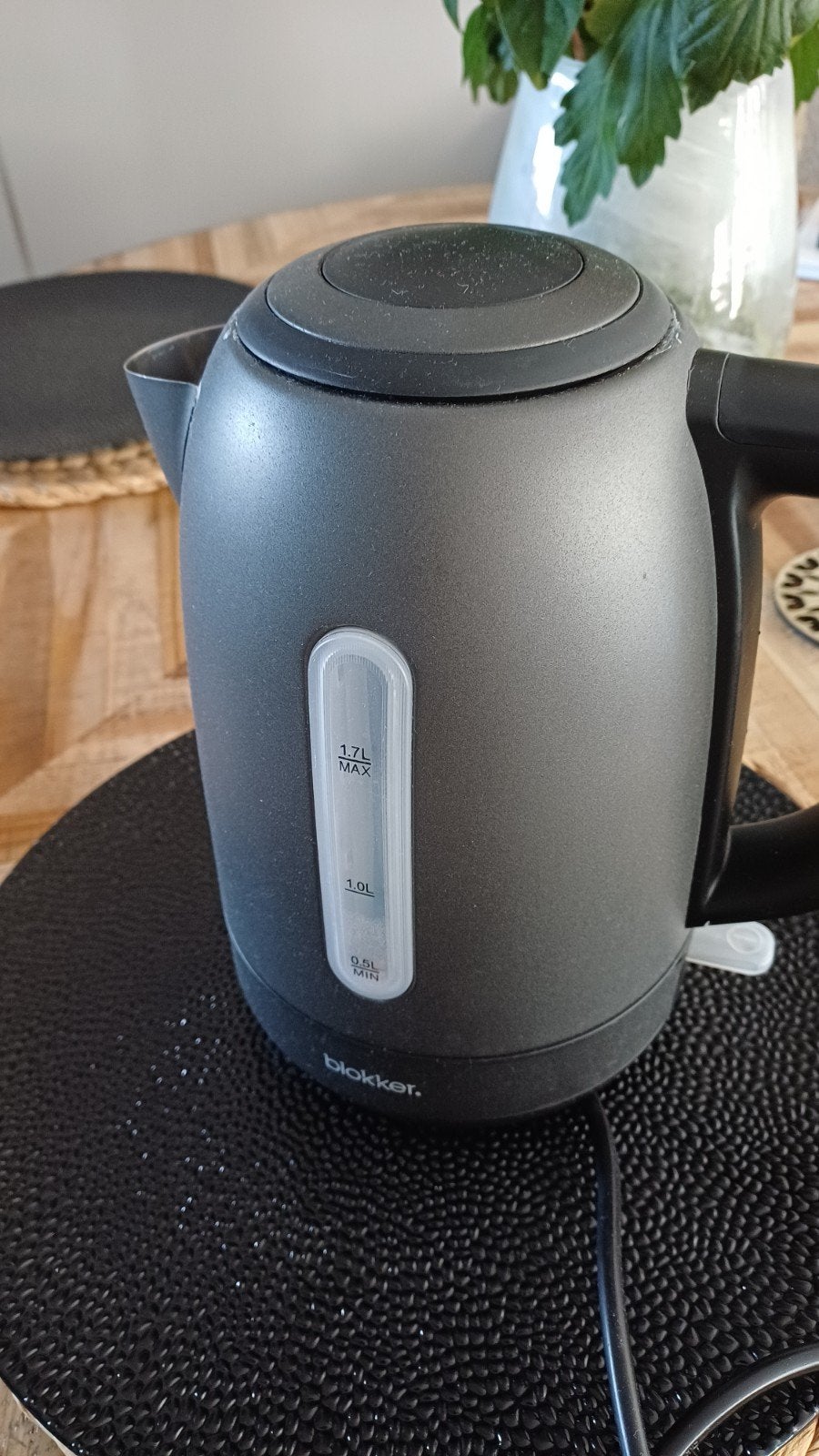 Blokker waterkoker donkergrijs 1,7 ltr, 1 tot 2 liter, Ophalen, Gebruikt