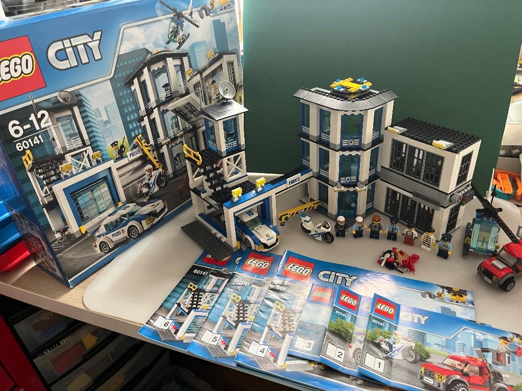 lego city 60141 politiebureau met heli motor en politieauto, Lego, Ophalen of Verzenden, Compleet, City