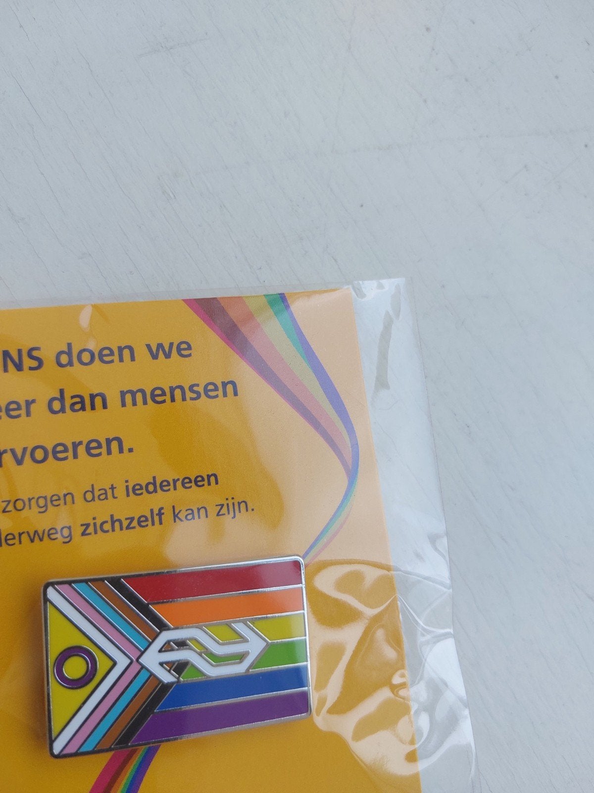 NS Pride Pin - Progress Pride Vlag Speldje, Ophalen of Verzenden, Nieuw, Overige onderwerpen, Speldje of Pin