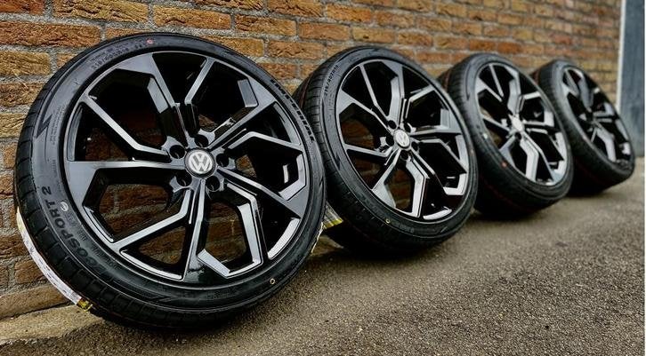 Volkswagen Polo Audi A1 Seat Ibiza velgen 18 inch met banden, Niet ingevuld, 18 inch, Banden en Velgen, Niet ingevuld