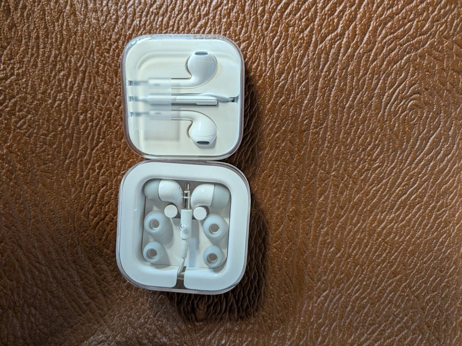 Apple EarPods met 3.5mm koptelefoonaansluiting, Ophalen of Verzenden, Gebruikt