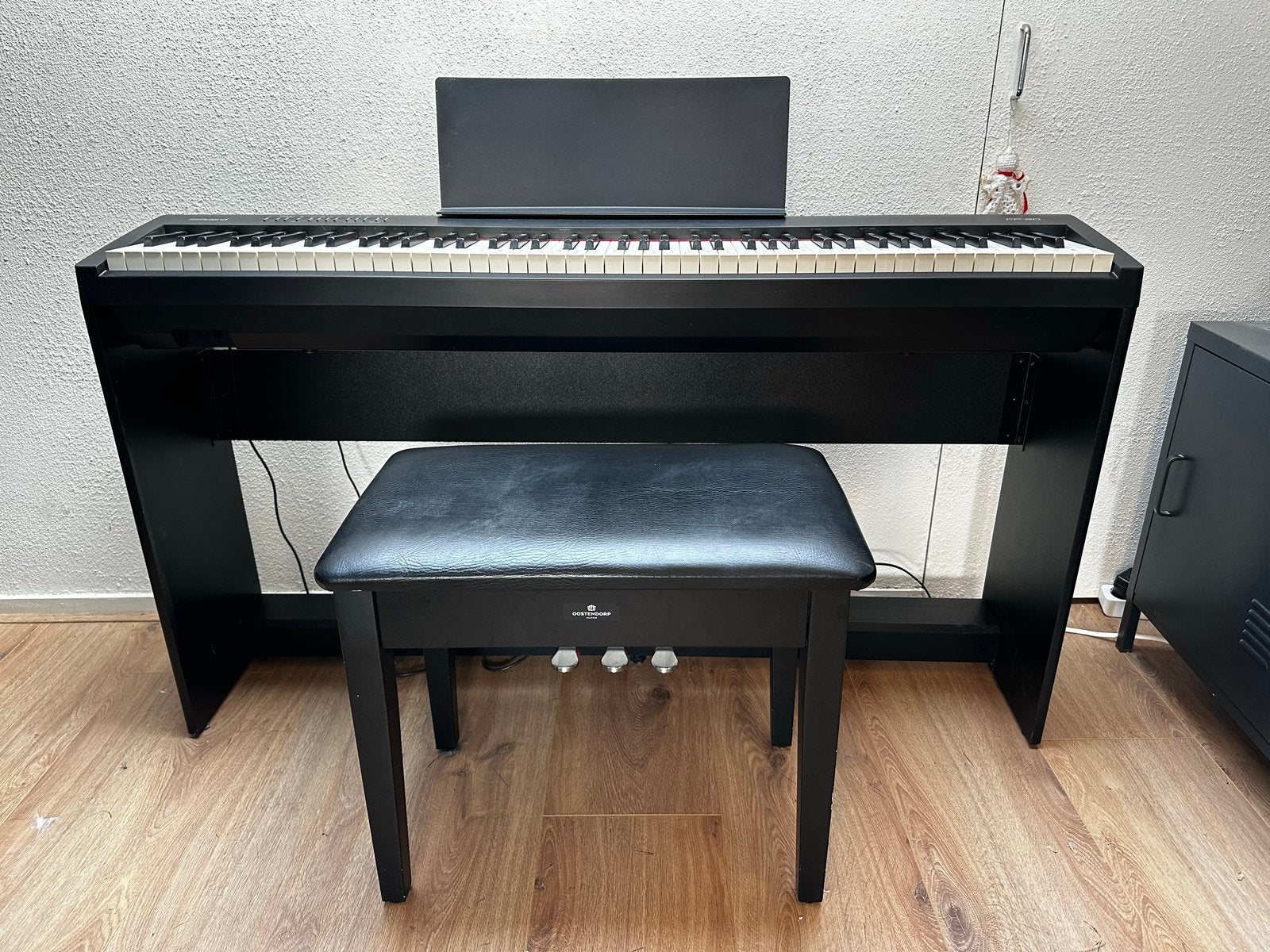 Foto 3 van Roland FP-30 Digitale Piano met Standaard en Bankje