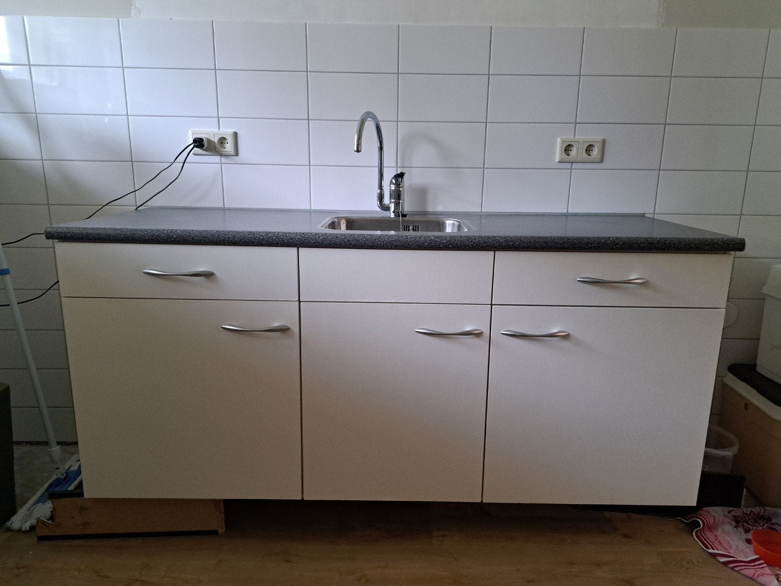 Keukenblok met spoelbak en kraan, Ophalen, Wit, Enkelwandige keuken
