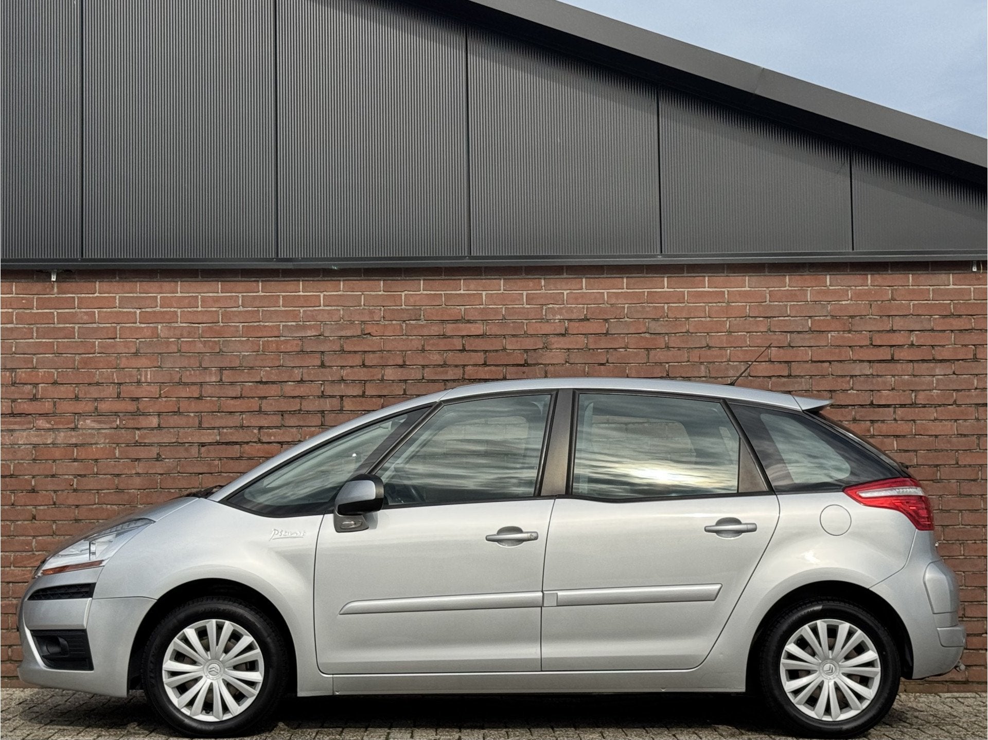 Citroën C4 Picasso 2.0-16V AMBIANCE | NL-AUTO! | TREKHAAK!, Auto's, Gebruikt, Zwart, 4 cilinders, C4 (Grand) Picasso