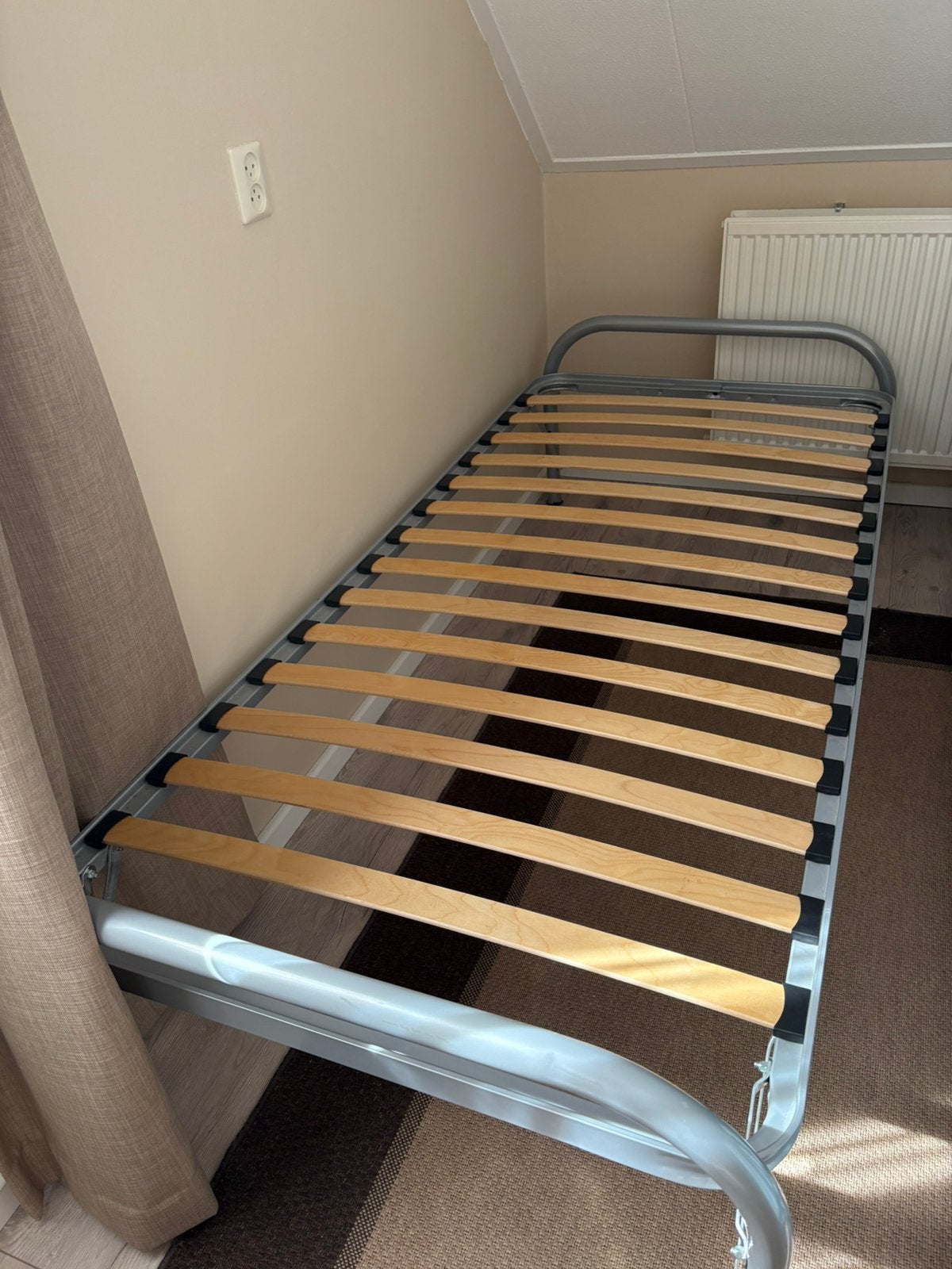 Bed Pascal excl onderschuifbed 90x200 cm, Ophalen, 90 cm, Eenpersoons, Zo goed als nieuw