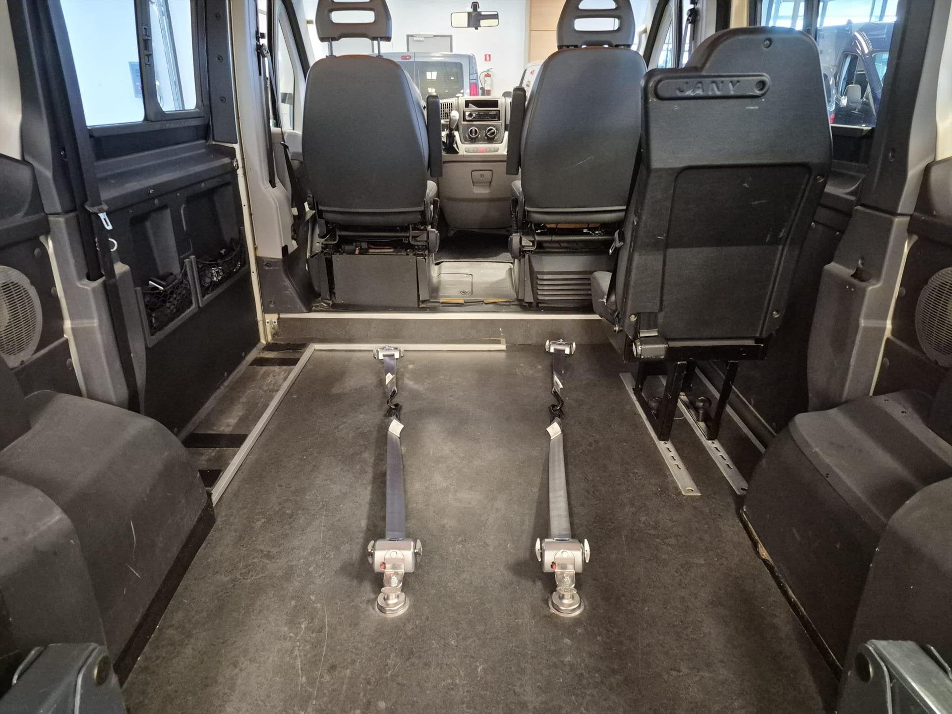 Fiat Ducato L1H1 Rolstoelbus Automaat, Auto's, 13 km/l, 12 maanden, Stof, Gebruikt