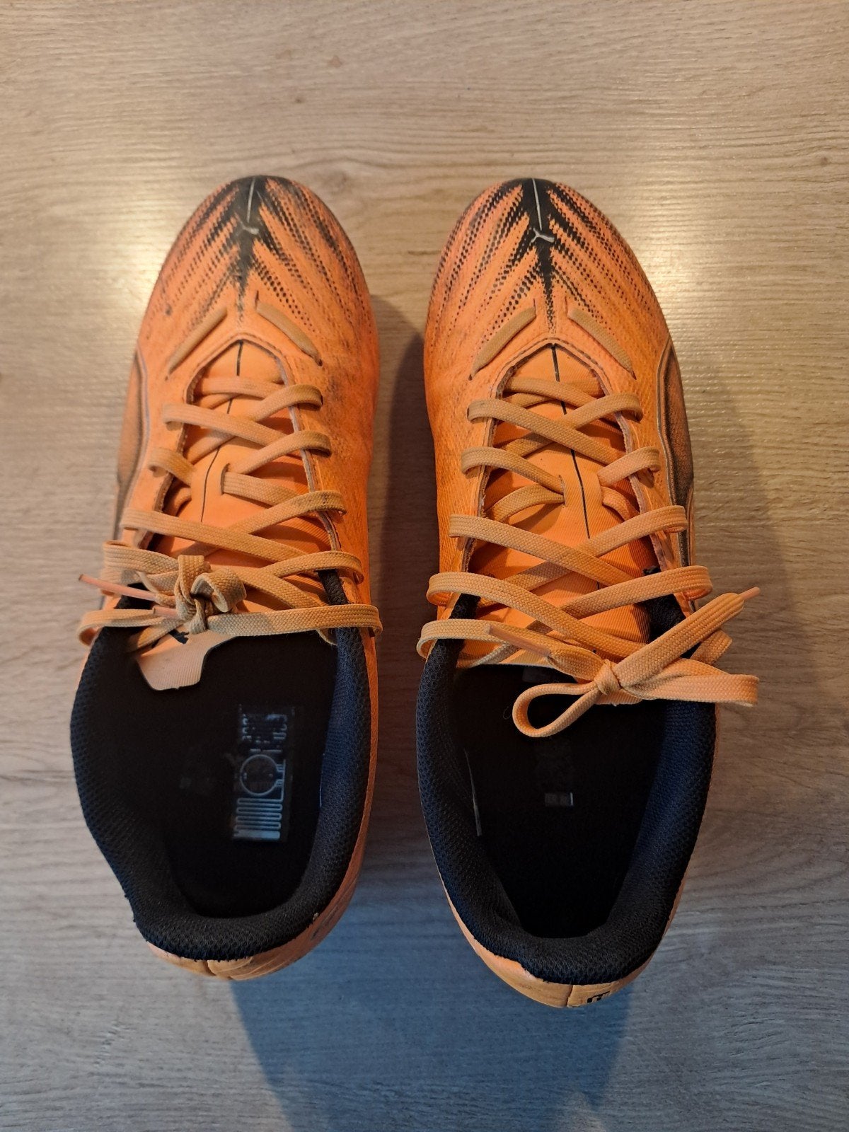 Voetbalschoenen maat 42 - Half seizoen gebruikt op kunstgras, Ophalen, Gebruikt, Schoenen
