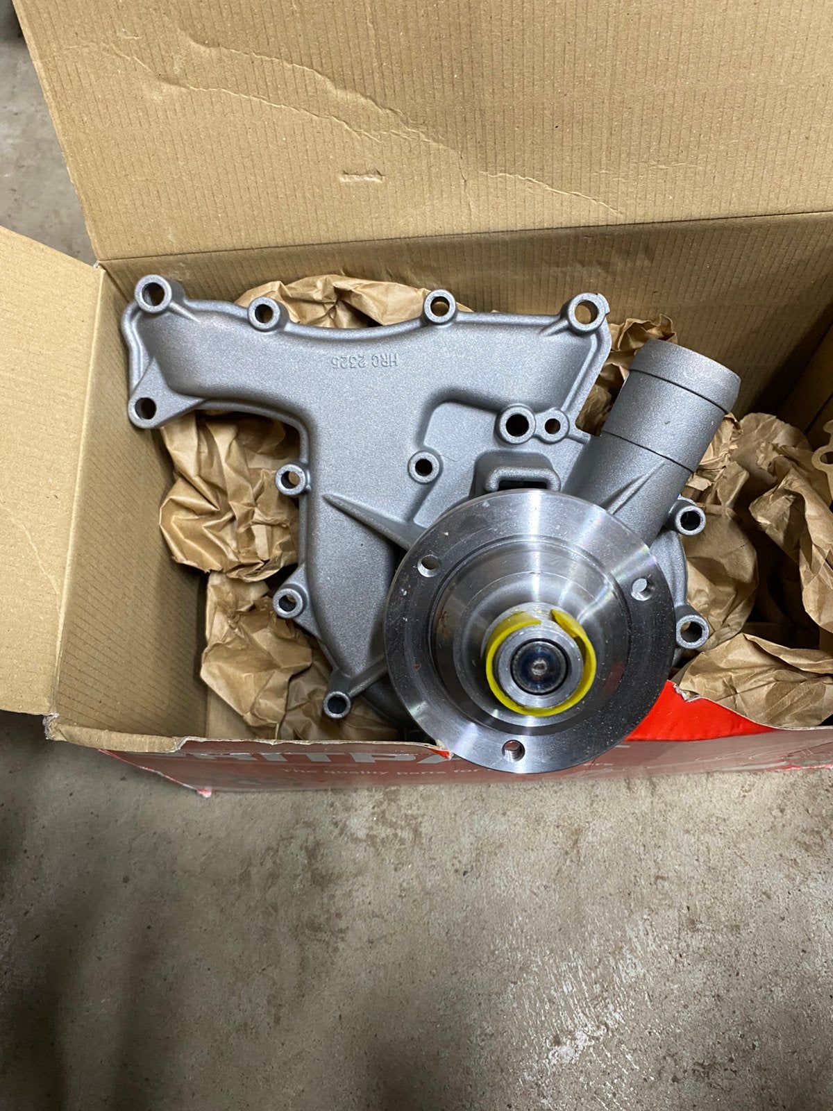 Waterpomp Range rover classic/Disco 1 V8, Ophalen of Verzenden, Nieuw, Rover