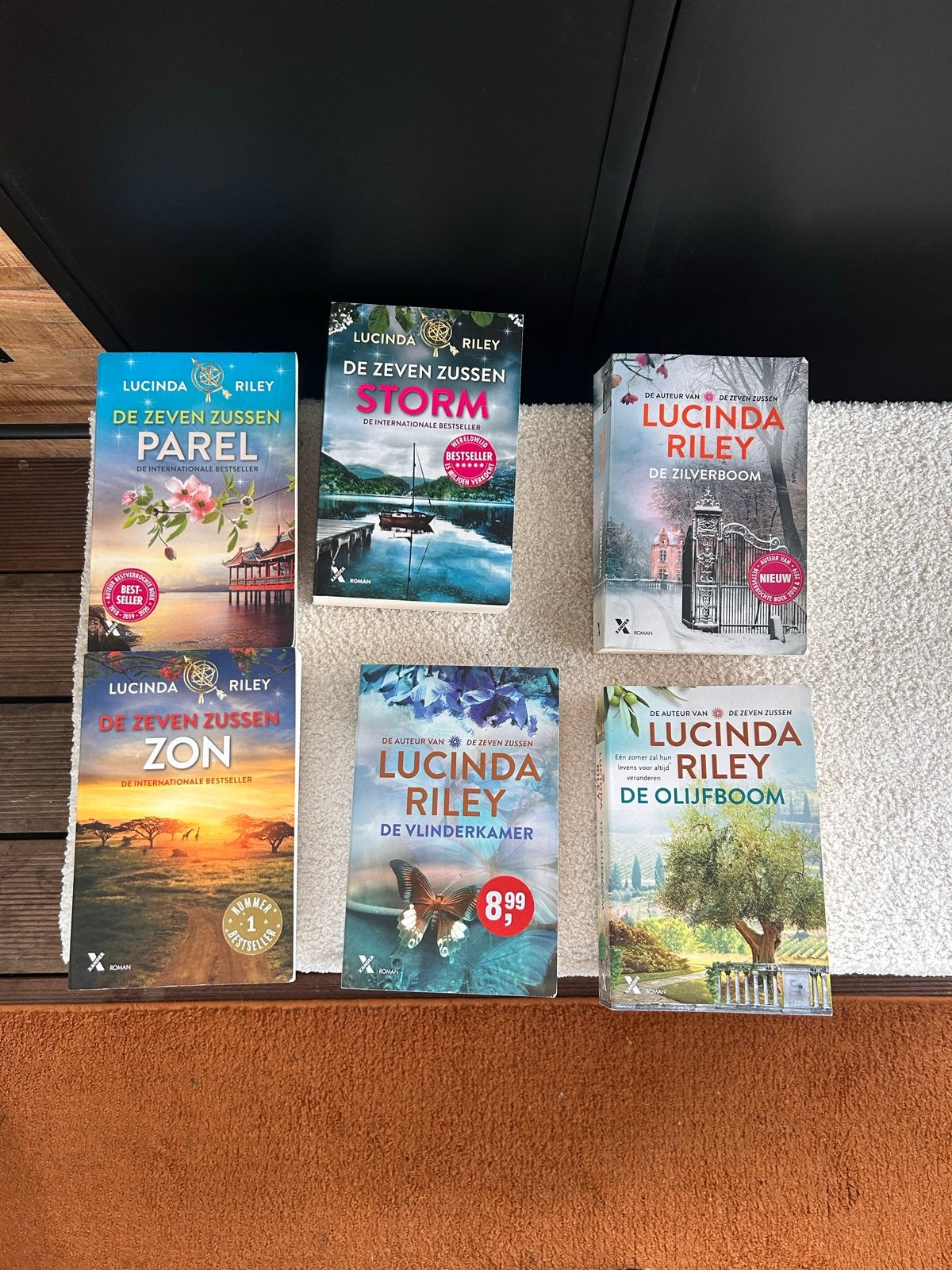 Boeken van Lucinda Riley - De Zeven Zussen en meer, Boeken, Ophalen, Zo goed als nieuw