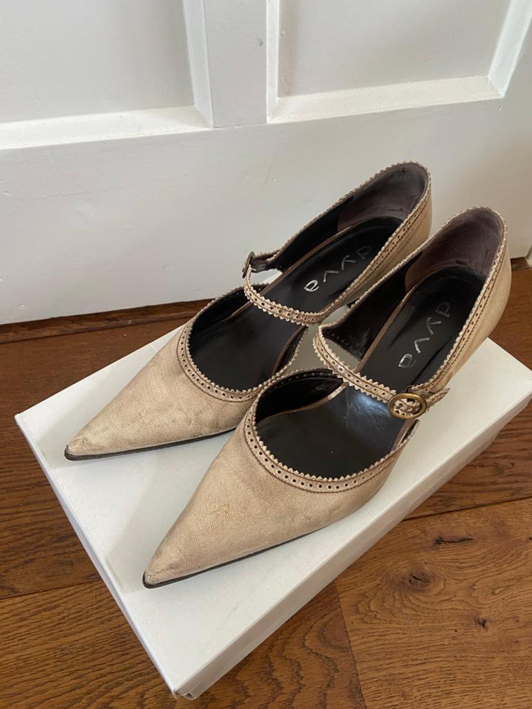 Dyva Pumps - Beige- Maat 37.5 - Made in Italy, Kleding | Dames, Schoenen, Pumps, Beige, Ophalen of Verzenden, Zo goed als nieuw