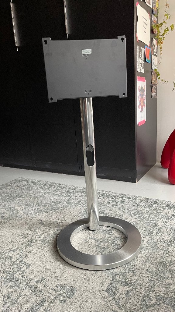 Bang en Olufsen vloerstandaard (Beovision Contour), Ophalen, Gebruikt
