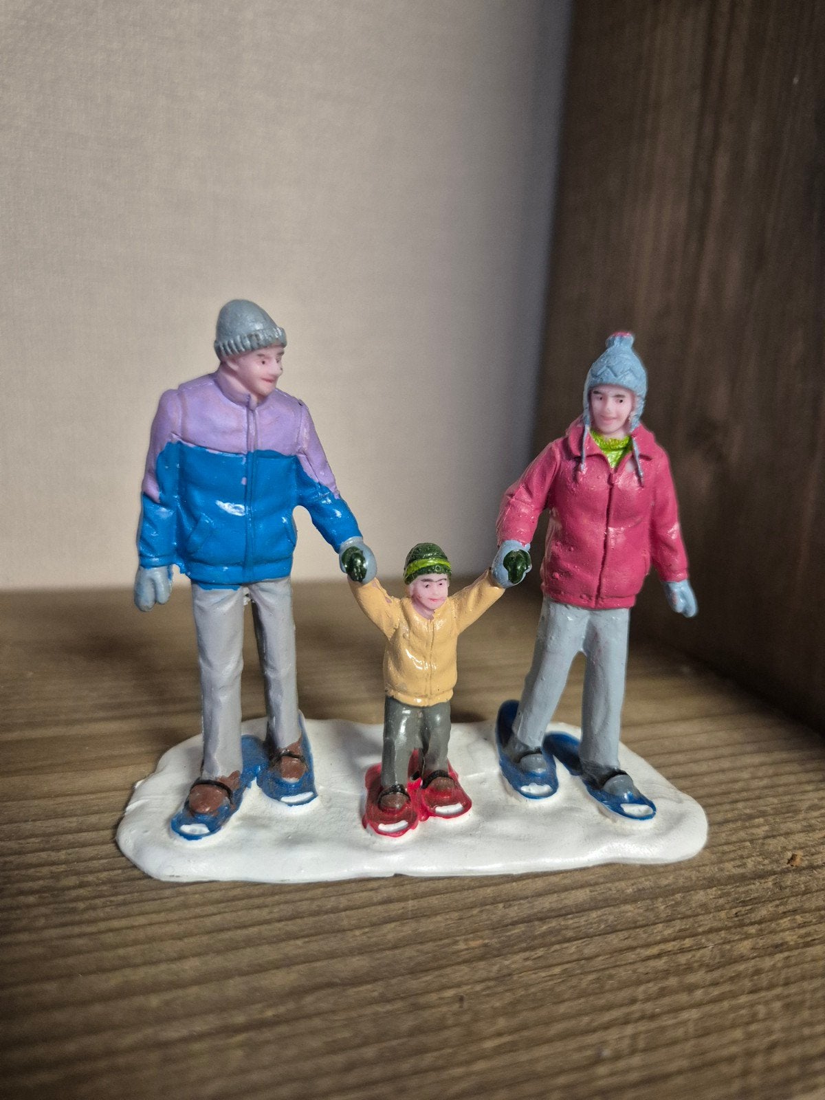 Lemax figuur 26 kerstdorp kersthuisjes, Diversen, Ophalen of Verzenden, Zo goed als nieuw