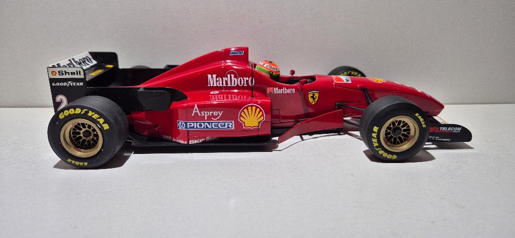 F1 Ferrari F310 Eddie Irvine Marlboro 1/18, Ophalen of Verzenden, Zo goed als nieuw, Auto, MiniChamps