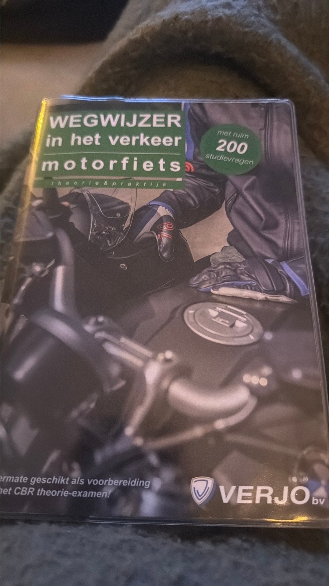 Theorieboek motor: Wegwijzer in het verkeer + examentraining, Ophalen, Zo goed als nieuw