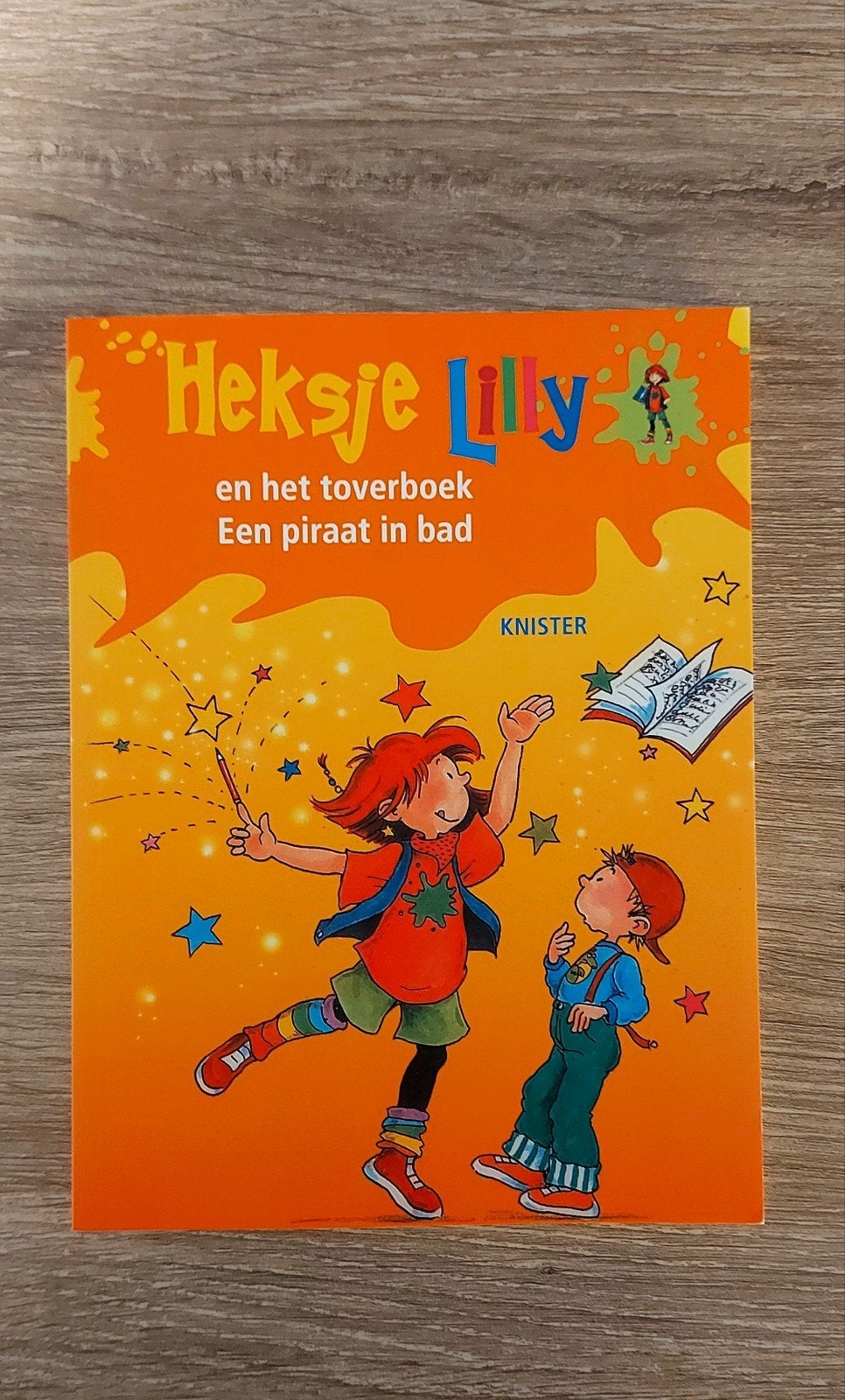 Als Nieuw! Heksje lilly boek met 2 verhalen, Ophalen of Verzenden, Zo goed als nieuw, Fictie algemeen