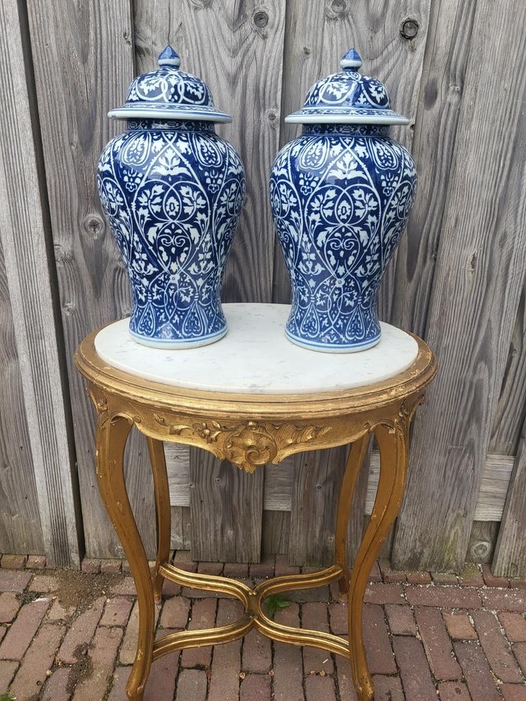 2 hoge Chinese dekselvazen van porselein blauw wit 45 cm, Huis en Inrichting, Ophalen, Overige kleuren, Aardewerk of Porselein