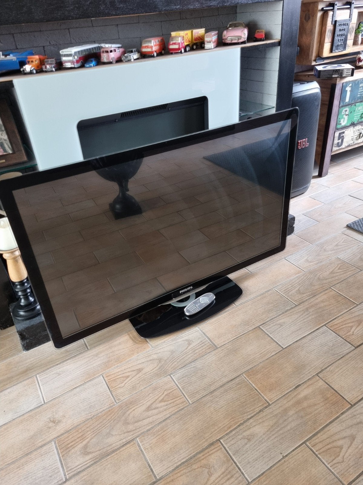 Philips LCD TV met afstandsbediening, Ophalen, Philips, Gebruikt, 50 Hz