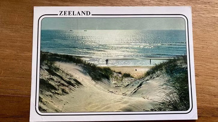 Ansichtkaart Zeeland met de duinen, het strand en de zee, Verzamelen, Ansichtkaarten | Nederland, Ophalen of Verzenden, Gelopen