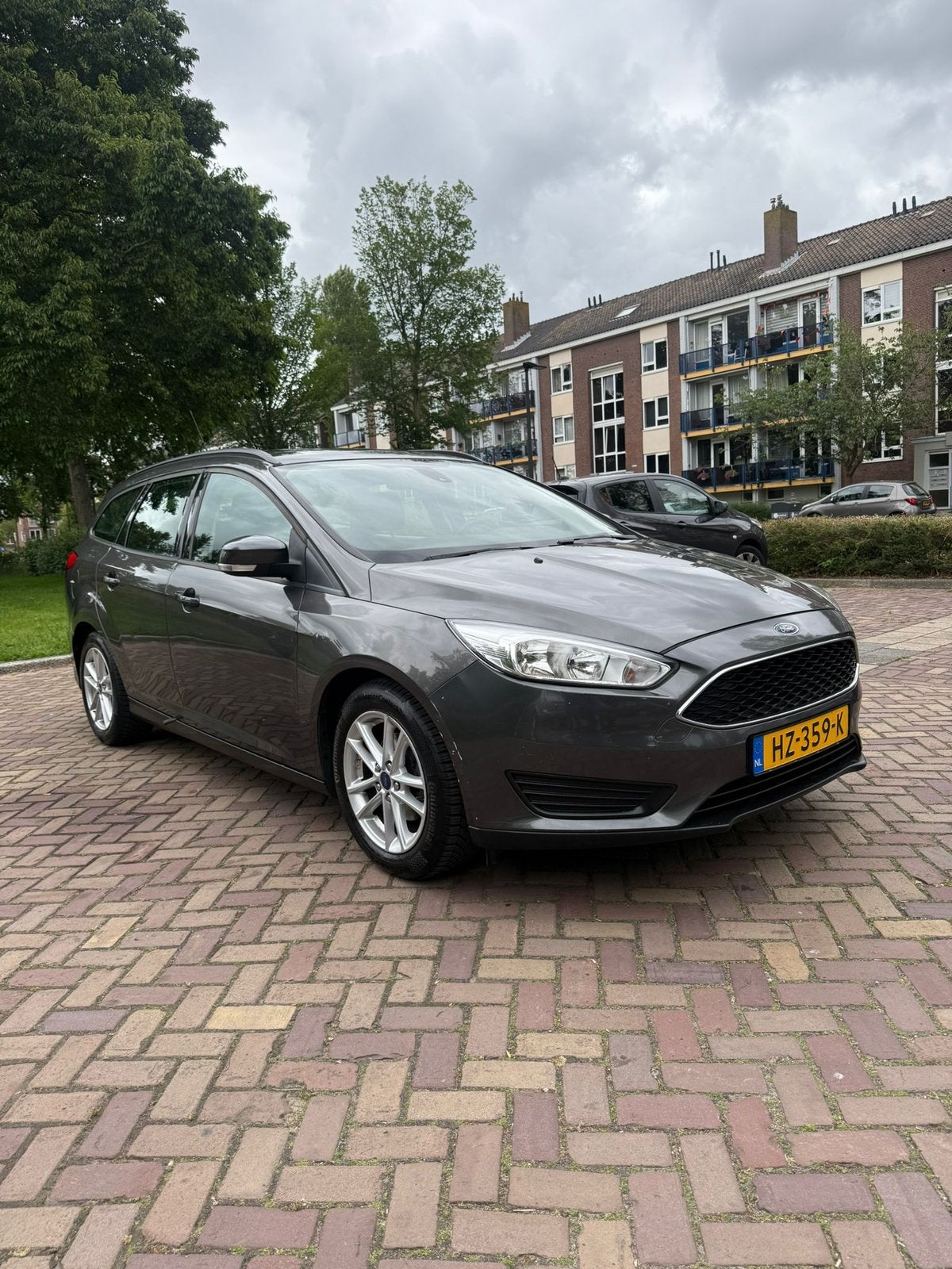 Ford Focus 1.0 Ecoboost 100pk 2016 Grijs, Auto's, Ford, Stof, 100 pk, Origineel Nederlands, Handgeschakeld