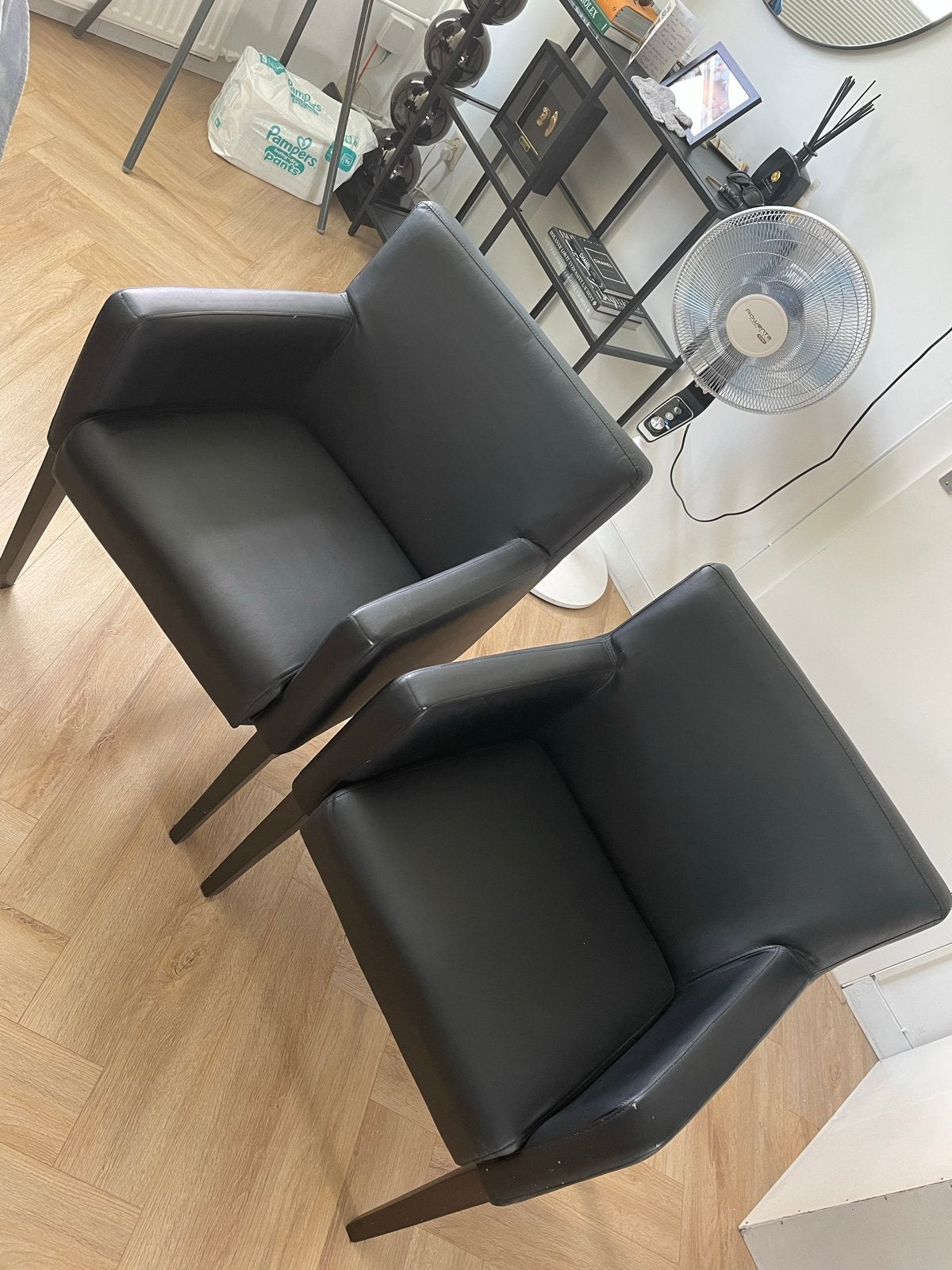 Gratis 2 eetkamerstoelen, Ophalen, Gebruikt, Twee, Zwart