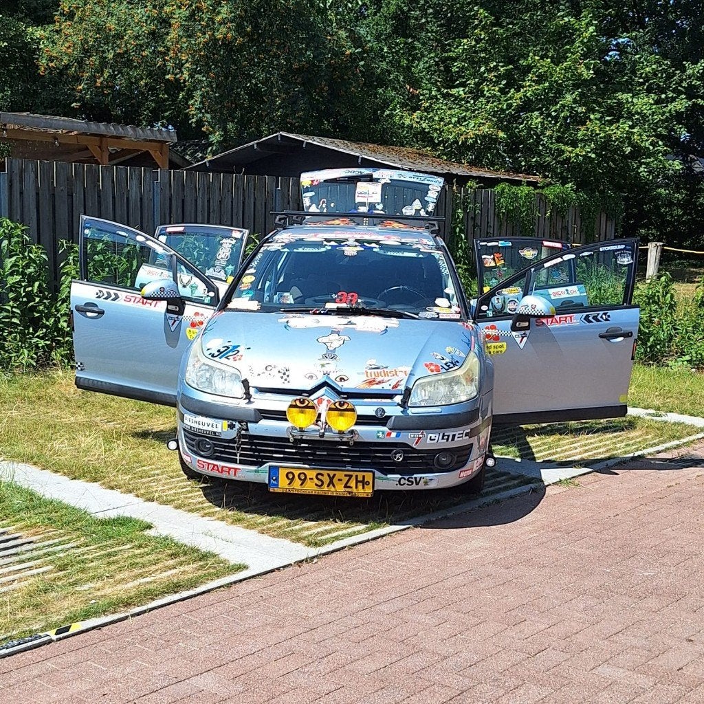 Citroën C4 1.6 16V Berline 2006 - Unieke Carbage runner!, Auto's, Voorwielaandrijving, Stof, Zwart, 4 cilinders