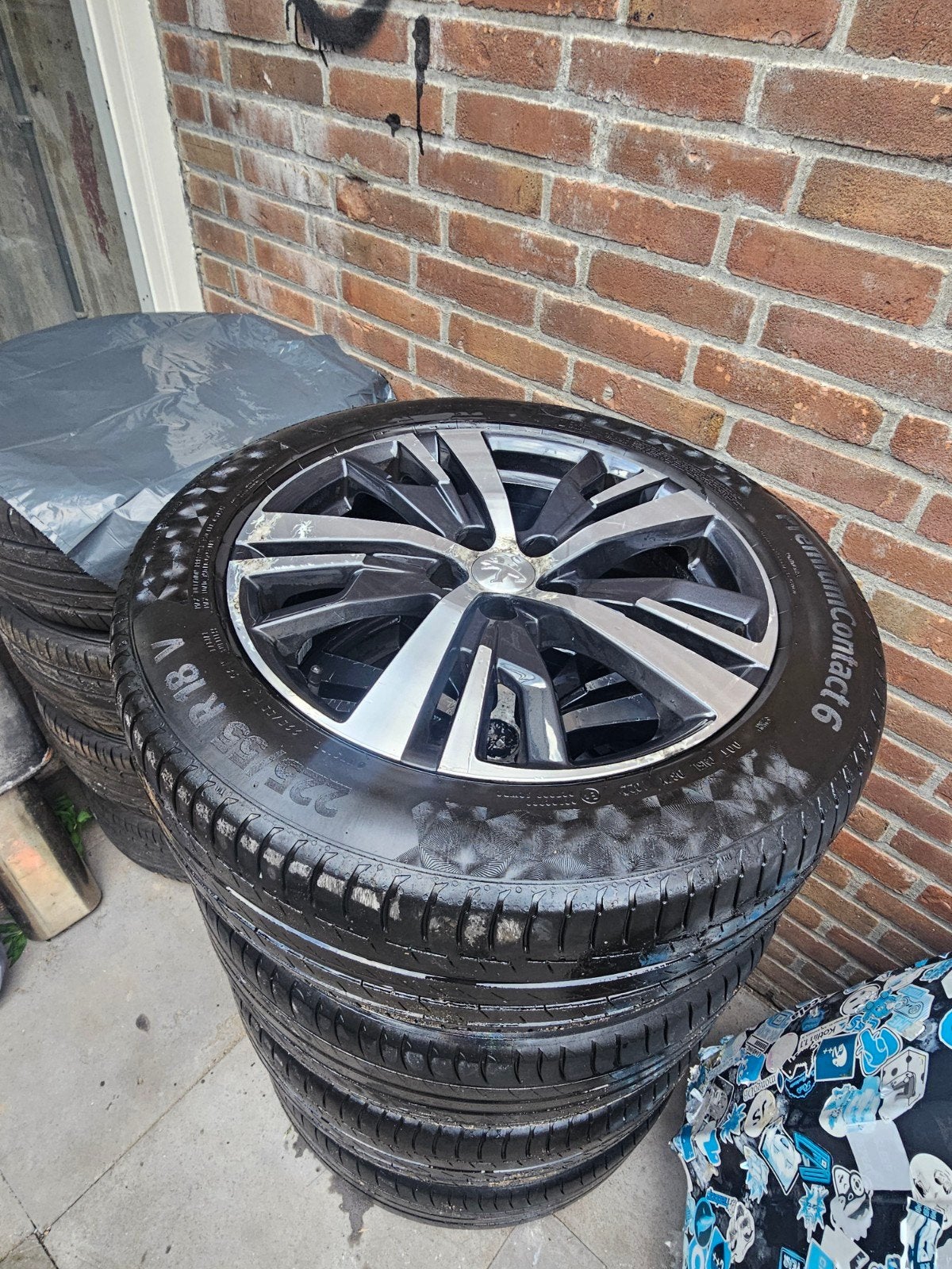Peugeot 5008 Velgen met stoepschade en versleten banden, 18 inch, Gebruikt, Banden en Velgen, Ophalen of Verzenden