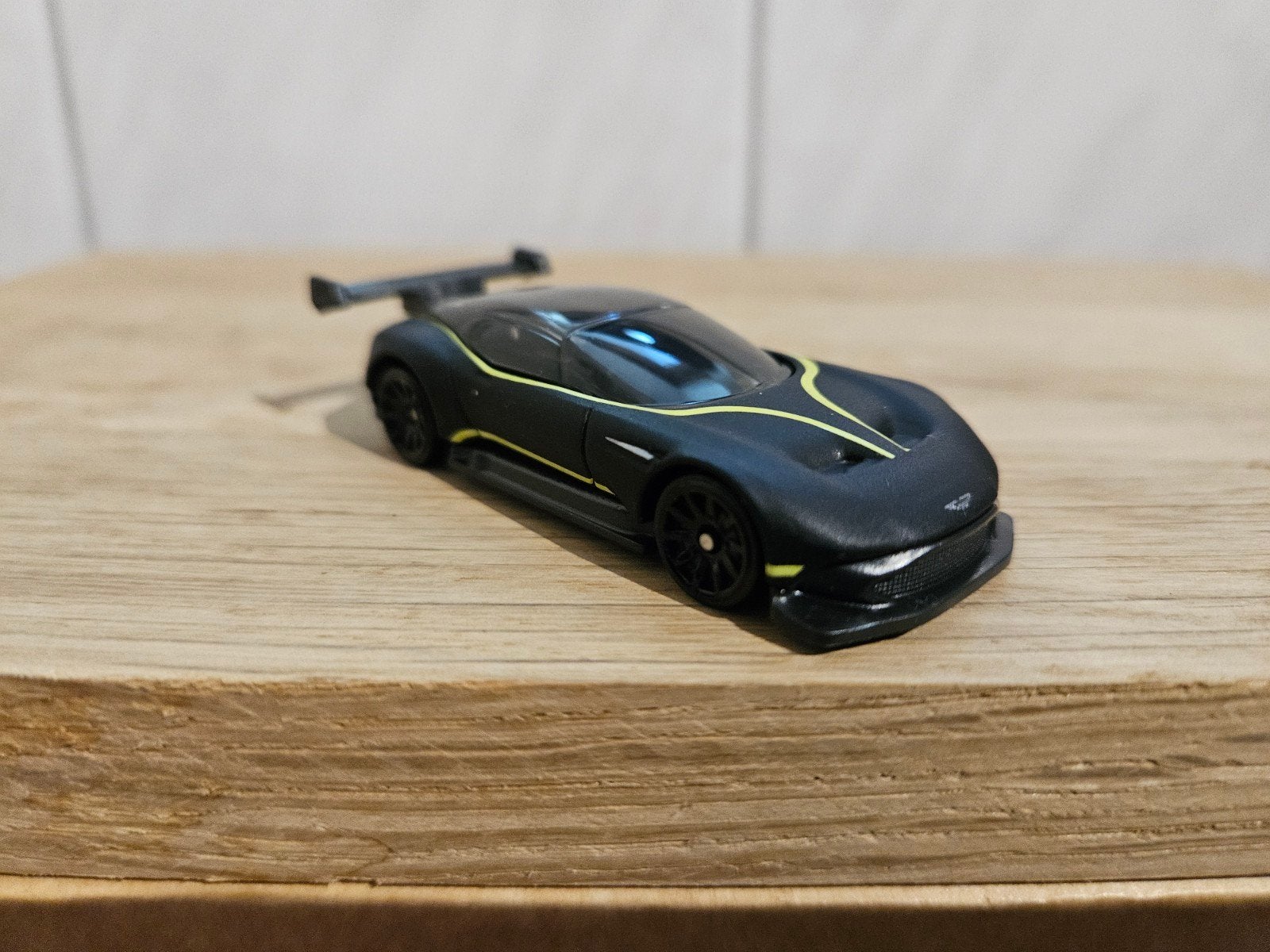 Hotwheels Hot Wheels Aston Martin Vulcan, Ophalen of Verzenden, Zo goed als nieuw, Auto