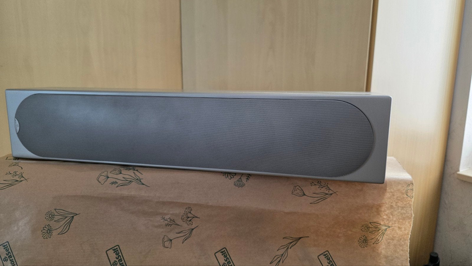 Monitor Adio Radius 225 Center Speaker, m8et muurbevestiging, Ophalen, Zo goed als nieuw, 60 tot 120 watt, Monitor Audio