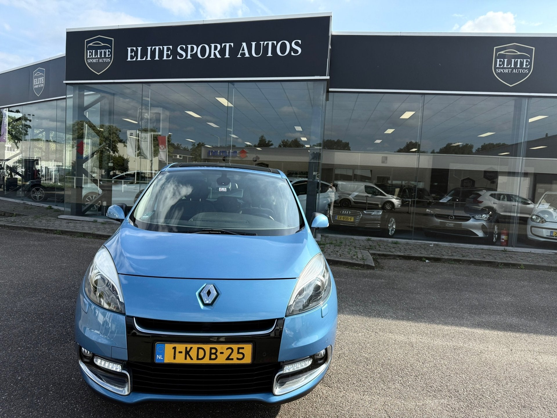 Renault Scénic 1.2 TCe Privilege I Pano I Achteruitrijcamer, Auto's, Voorwielaandrijving, Euro 5, Gebruikt, 4 cilinders