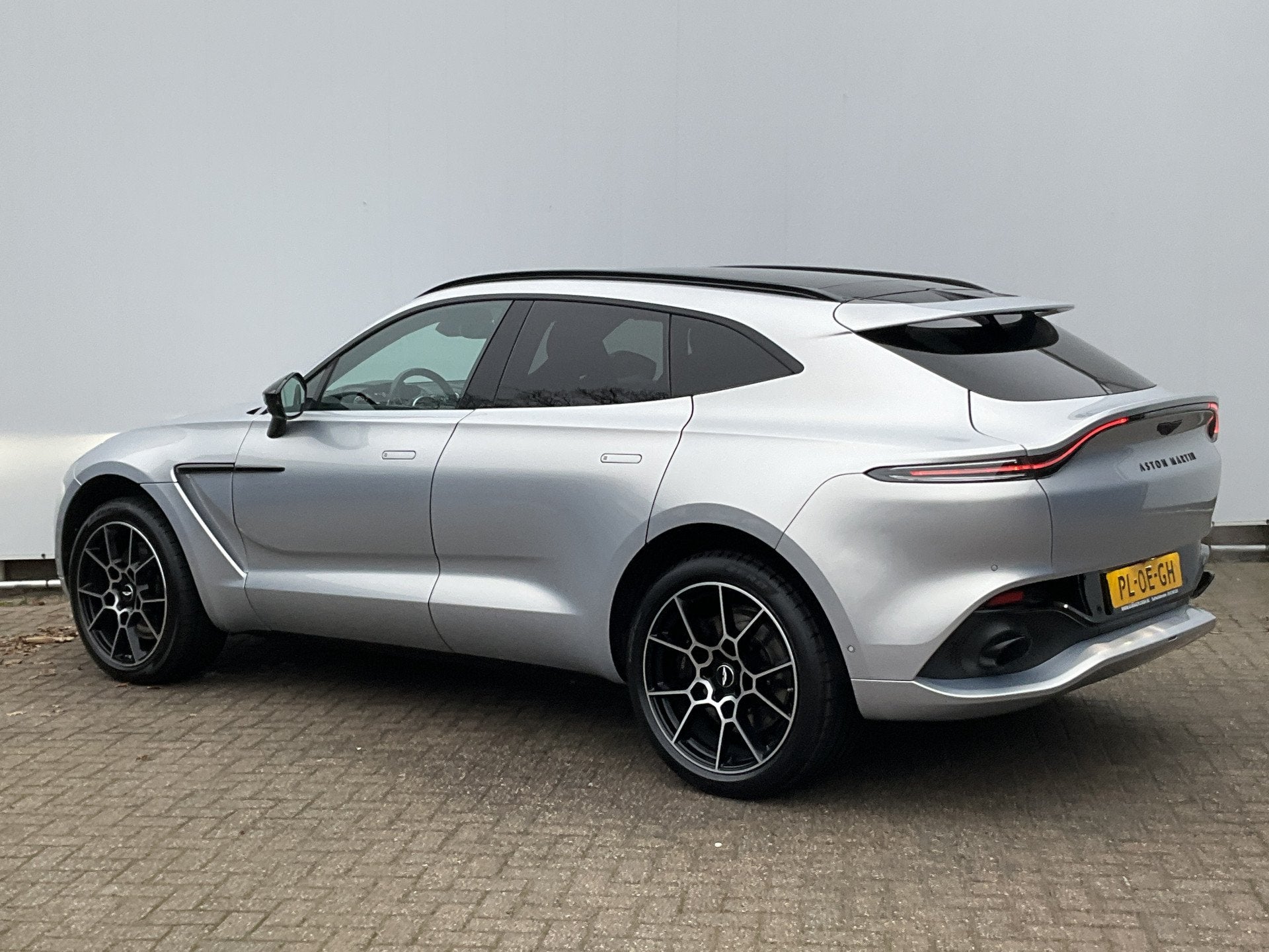 Foto 68 van Aston Martin Dbx 4.0 V8 360 Memory Stoelverw/koeling Sfeer