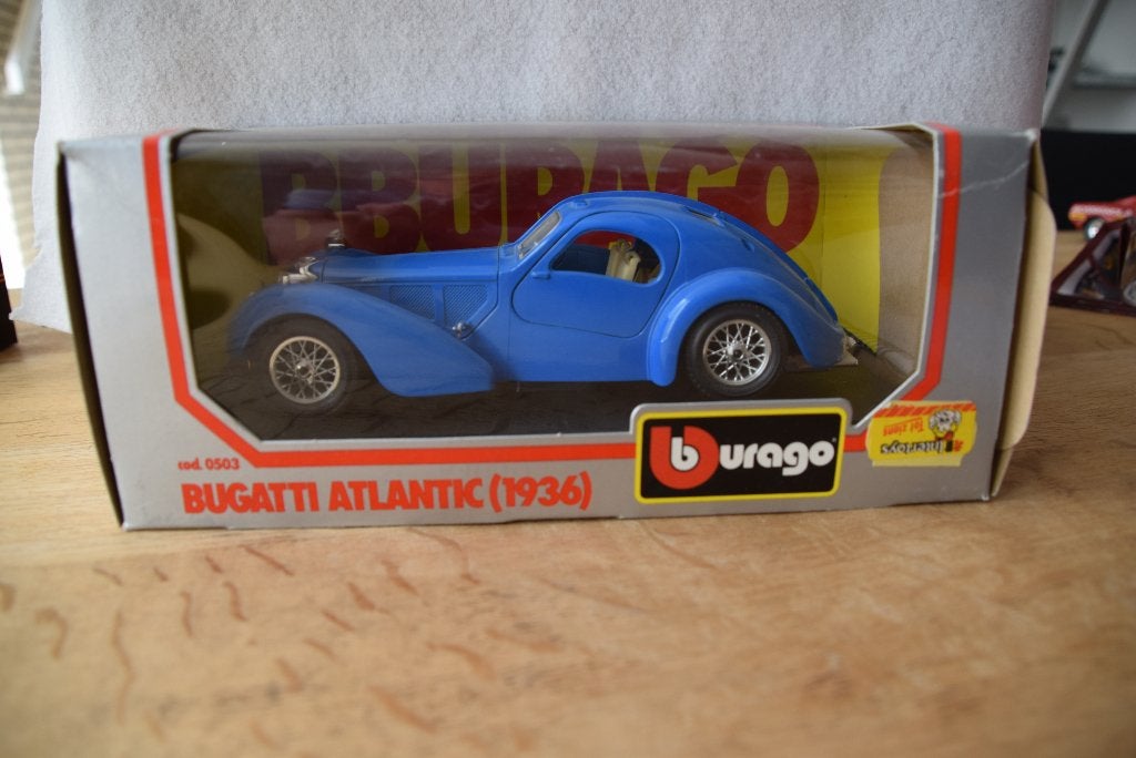 Modelauto 1:24, Ophalen of Verzenden, Zo goed als nieuw, Auto, Bburago