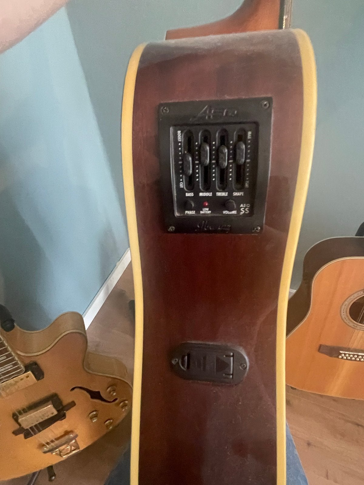 Ibanez semi/akoestische gitaar met ingebouwde voorversterker, Muziek en Instrumenten, Ophalen, Gebruikt, Western- of Steelstringgitaar