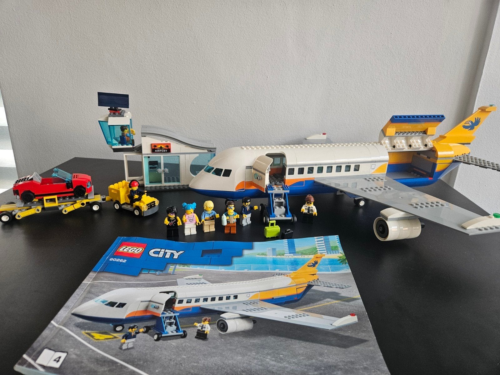 LEGO City Passagiersvliegtuig - 60262 (Met boekje!), City, Lego, Ophalen of Verzenden, Zo goed als nieuw