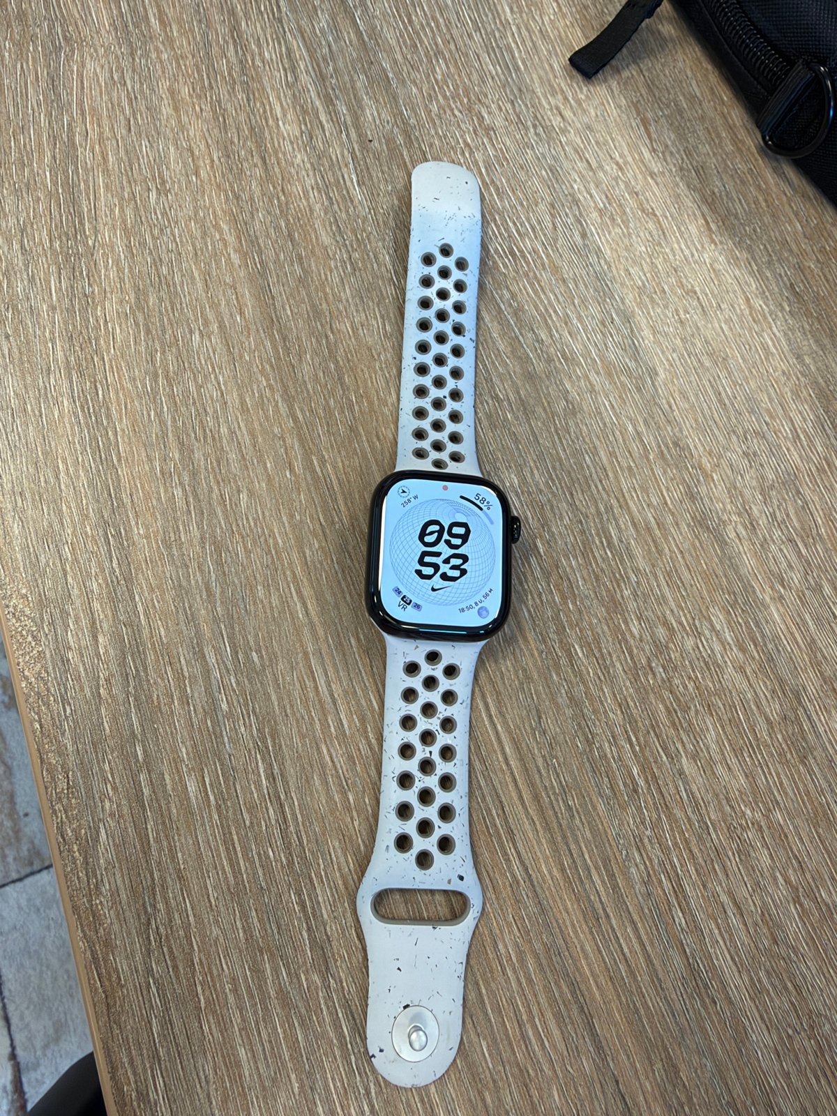 Apple Watch Series 11 (GPS) 42mm - Zo goed als nieuw