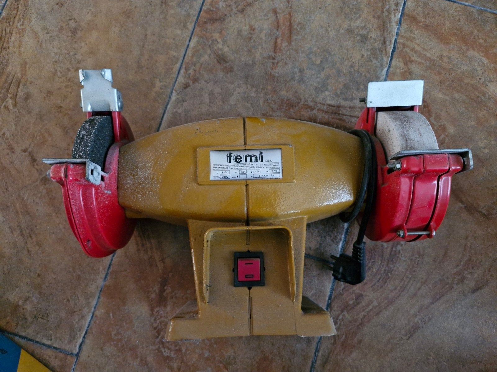 Femi slijpmachine 270W, Doe-het-zelf en Verbouw, Gereedschap | Slijpmachines, Ophalen of Verzenden, Minder dan 700 watt, Werkbankslijpmachine