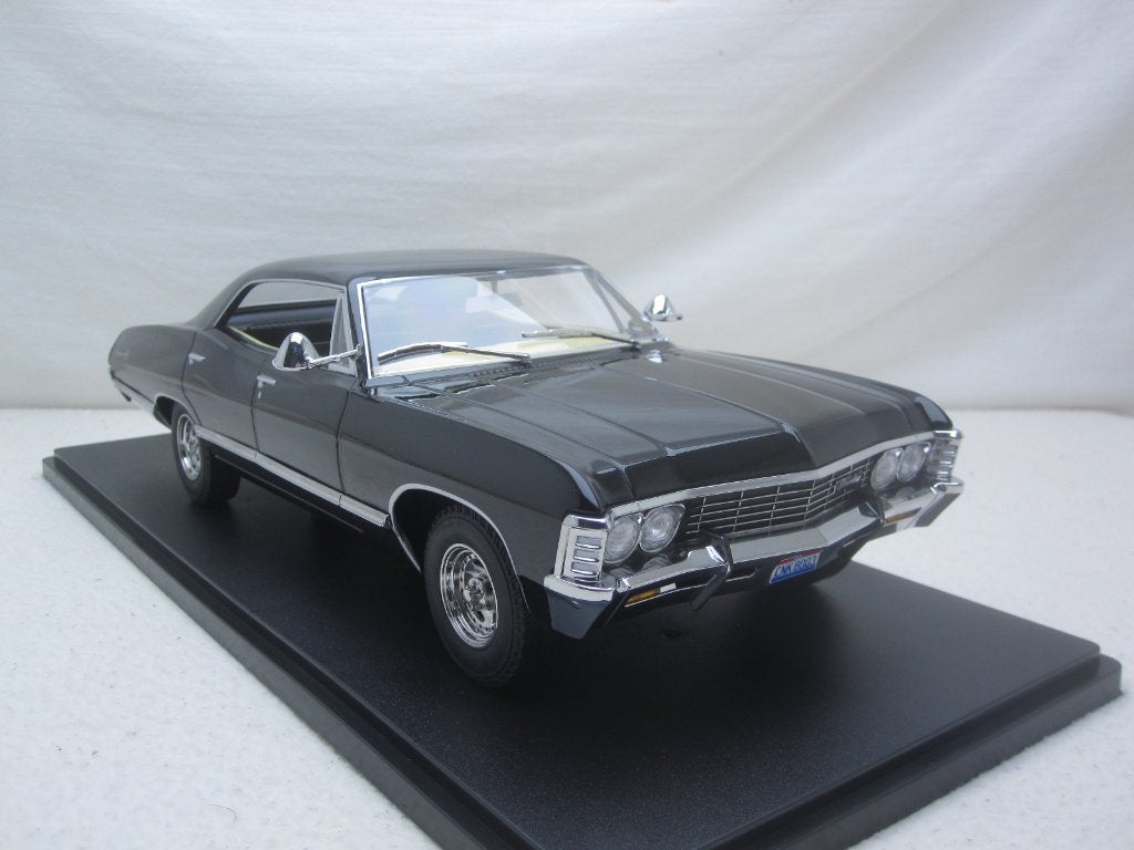 Chevrolet Impala Sport Sedan 1967 "Super Natural" 1:18 MCG, Ophalen of Verzenden, Nieuw, Auto, Overige merken