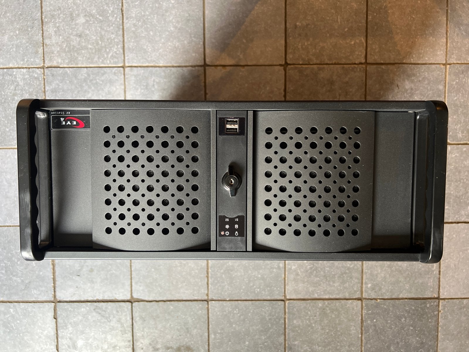 EYE 4 Rackmount Server Behuizing met DVD en Floppy Drive, Computers en Software, Ophalen, Gebruikt