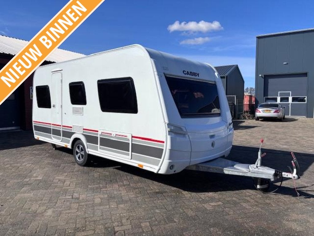 Cabby CRUZER 520L, bj.2014 met Isabella voortent!!, Caravans en Kamperen, Overige merken, Rondzit, Bedrijf, Luifel