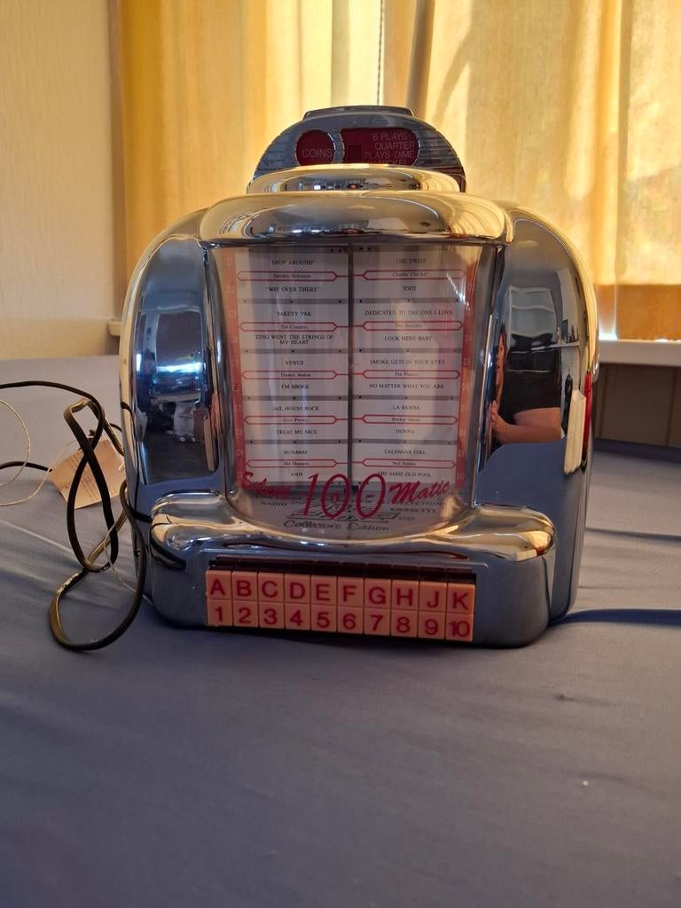 Juke  box  jaren 90, Verzamelen, Automaten | Jukeboxen, Ophalen of Verzenden, Zo goed als nieuw, 1950 tot 1960, Seeburg