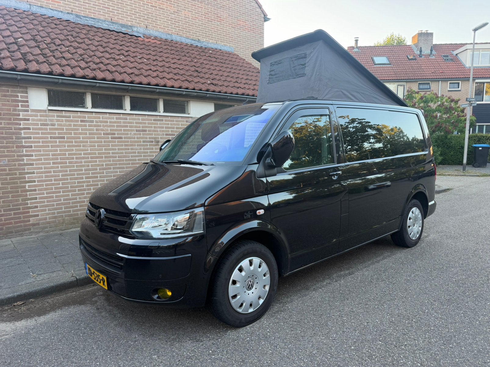 Volkswagen 2006 Zwart, Voorwielaandrijving, 2500 kg, Zwart, Bi-Xenon koplampen