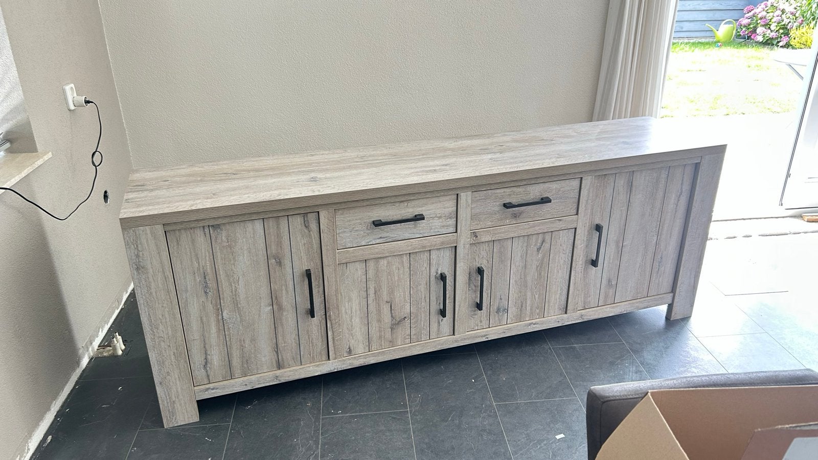 Dressoir met 4 deuren en 2 lades, eettafel en spiegel, Ophalen, Gebruikt, 200 cm of meer, Met lade(s)