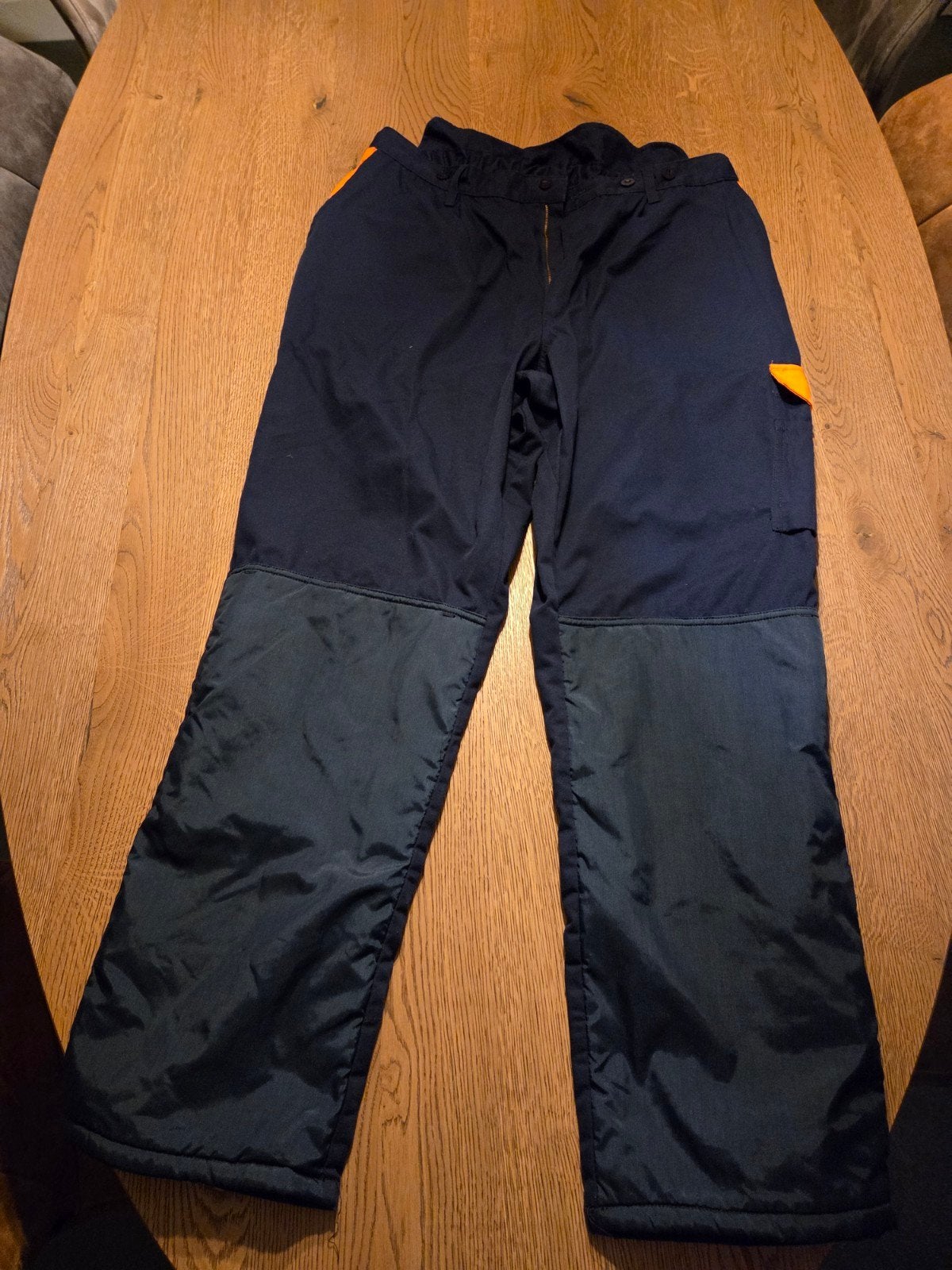 Nieuwe Husqvarna werkbroek maat 56 met scheenbescherming, Tuin en Terras, Werkkleding, Heren, Nieuw, Ophalen of Verzenden, Broek