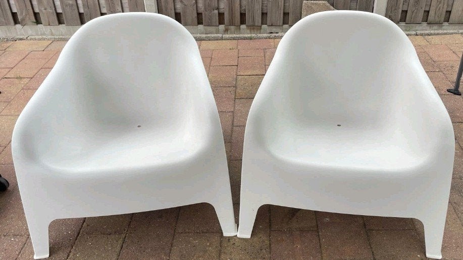 Twee witte IKEA stoelen, Ophalen, Kunststof, Gebruikt, Twee